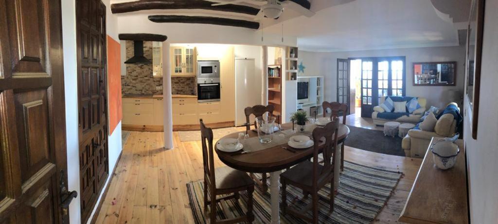 Beautiful 3-Bed Vacation House In Mácher 外观 照片