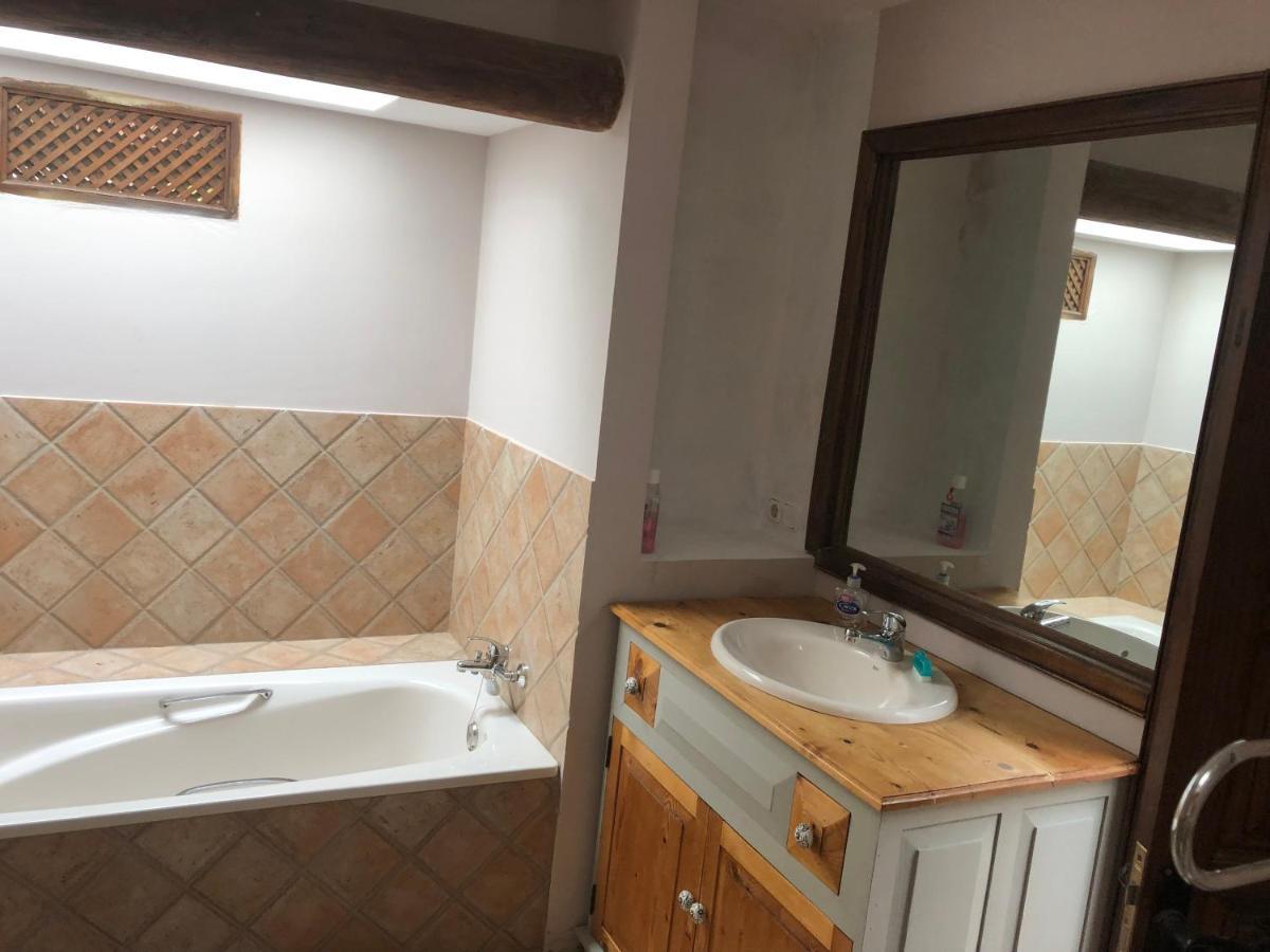 Beautiful 3-Bed Vacation House In Mácher 外观 照片