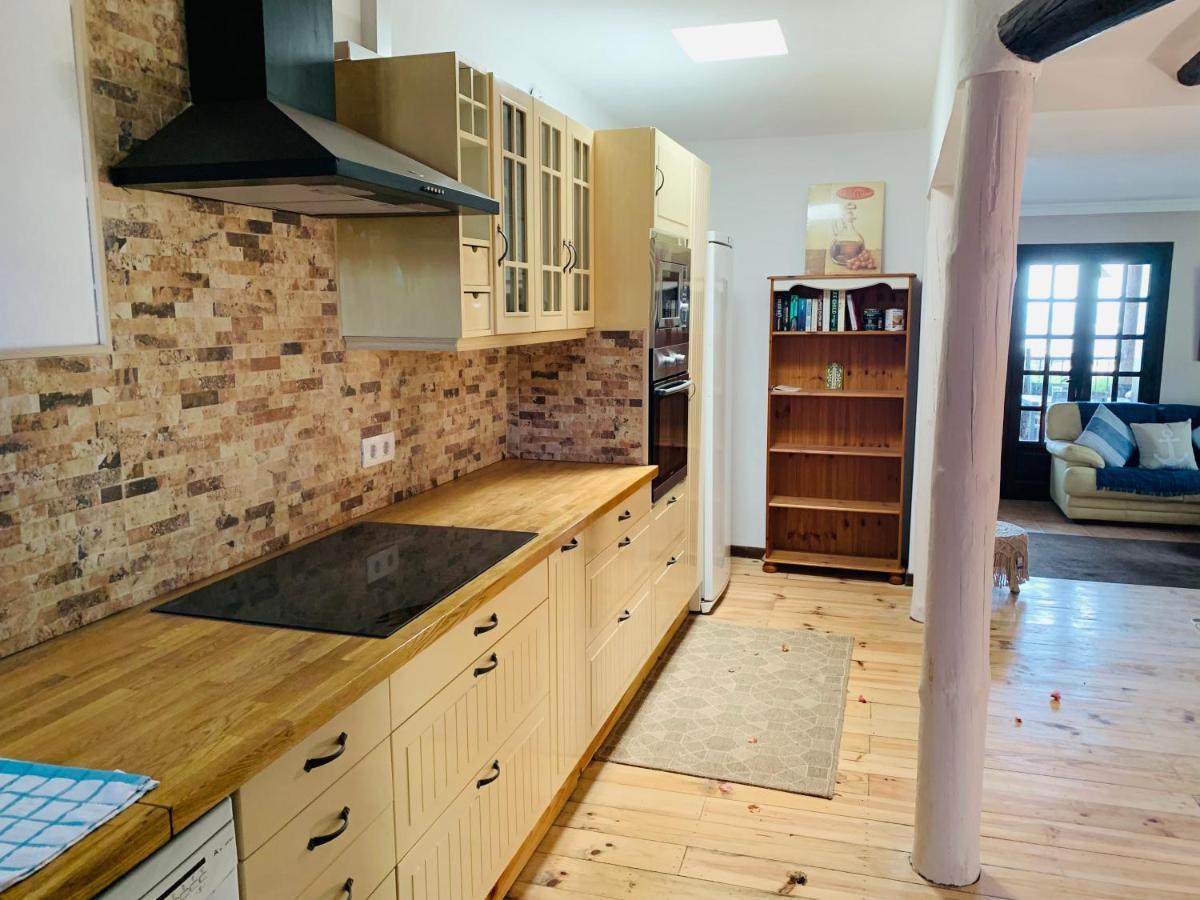 Beautiful 3-Bed Vacation House In Mácher 外观 照片